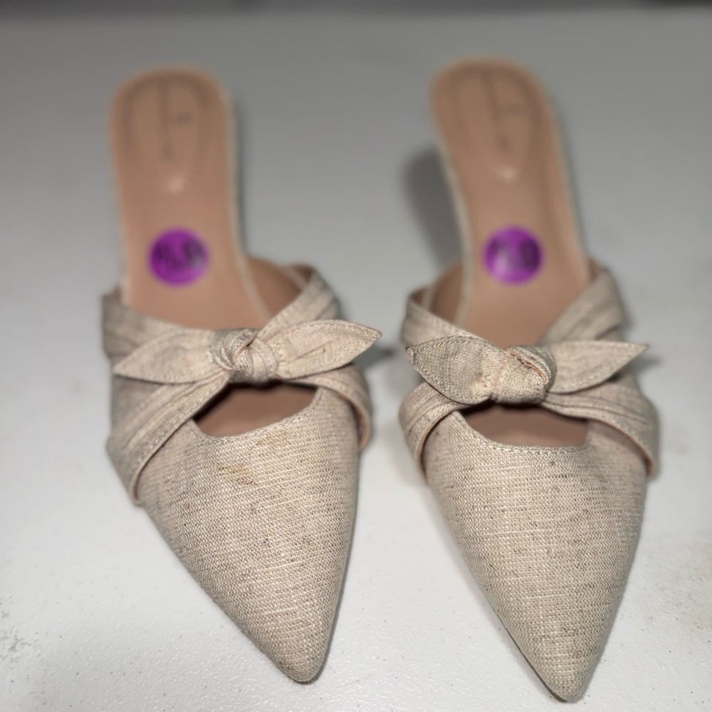 Bandolino Beige Bow Mules - Picture 2 of 5
